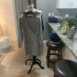 LE CHATEAU⭐️ - Gray Wrap Sweater Tunic - 4 For $25
